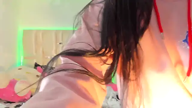 viioolleettaa online show from December 2024 04:48:02 AM