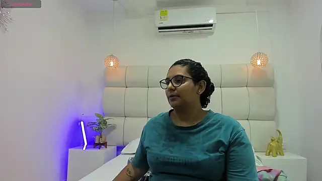 DanielleEvans  online show from November 2025 11:24:02 AM