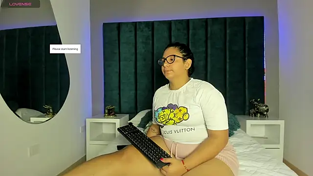 DanielleEvans  online show from January 2026 11:25:01 AM