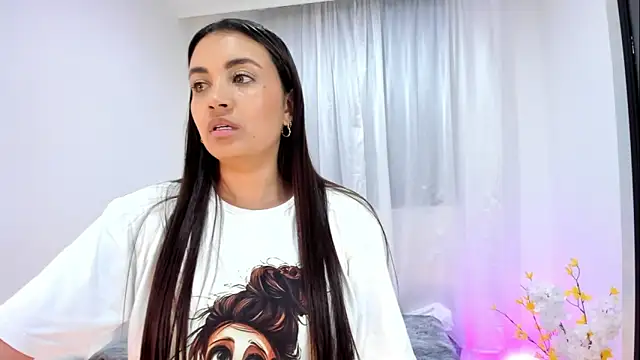 aisha es online show from October 2025 10:09:02 PM