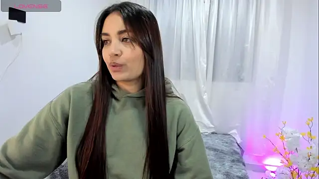 aisha es online show from October 2025 10:28:02 PM