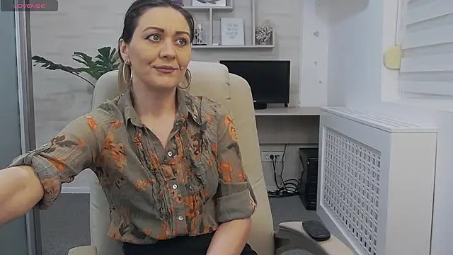 EllaMilf  online show from January 2025 12:41:02 PM