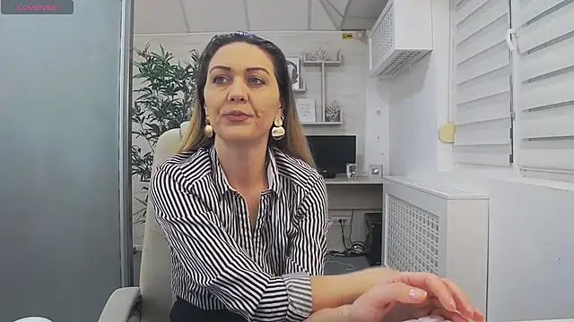 EllaMilf  online show from January 2025 02:30:02 PM