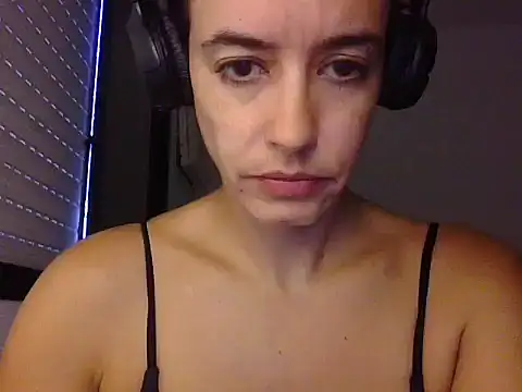 Snapshot of melaniepatterson chatting on May 2026 12:00:01 PM melaniepatterson online show from May 2026 12:00:01 PM