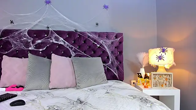 MauraGray online show from October 2025 08:43:02 PM