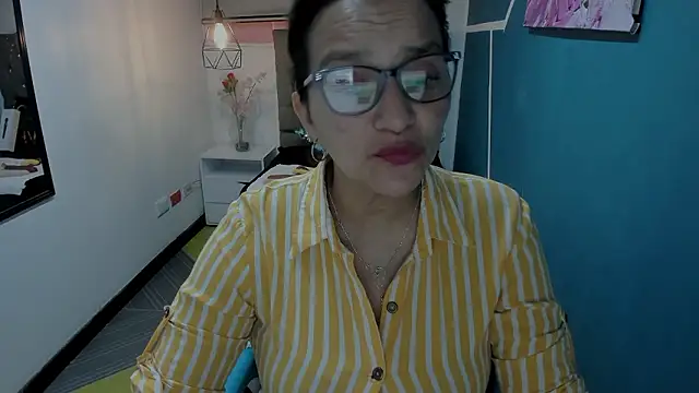 Snapshot of MarilynMiilf_ chatting on December 2024 10:56:01 PM MarilynMiilf online show from December 2024 10:56:01 PM