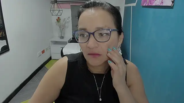 Snapshot of MarilynMiilf_ chatting on December 2024 01:51:02 AM MarilynMiilf online show from December 2024 01:51:02 AM