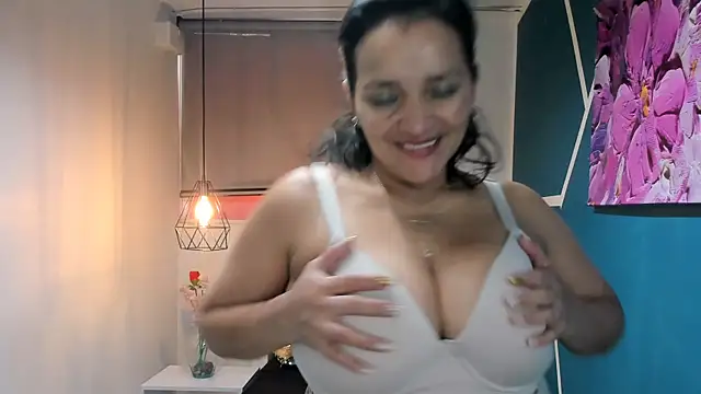 Snapshot of MarilynMiilf_ chatting on December 2024 07:43:02 PM MarilynMiilf online show from December 2024 07:43:02 PM