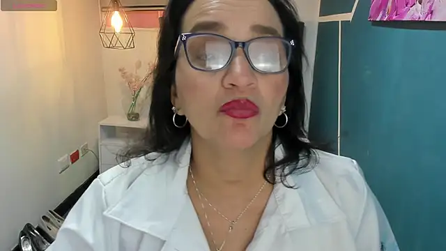 Snapshot of MarilynMiilf_ chatting on December 2024 10:49:02 PM MarilynMiilf online show from December 2024 10:49:02 PM