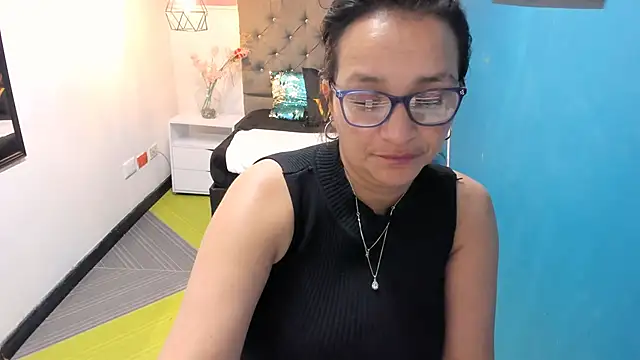 Snapshot of MarilynMiilf_ chatting on December 2024 01:48:02 AM MarilynMiilf online show from December 2024 01:48:02 AM