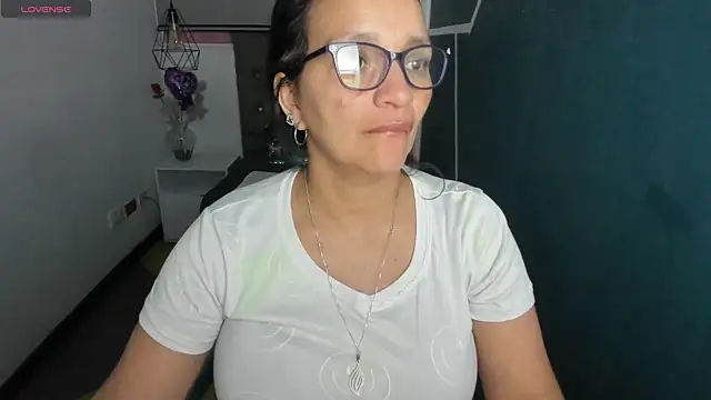 Snapshot of MarilynMiilf_ chatting on December 2024 08:06:02 AM MarilynMiilf online show from December 2024 08:06:02 AM