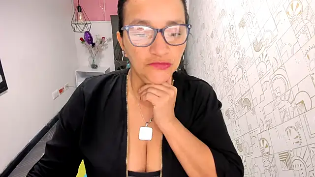 Snapshot of MarilynMiilf_ chatting on December 2024 11:05:02 PM MarilynMiilf online show from December 2024 11:05:02 PM