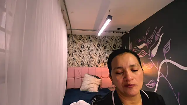 Snapshot of MarilynMiilf_ chatting on March 2025 07:18:01 PM MarilynMiilf online show from March 2025 07:18:01 PM