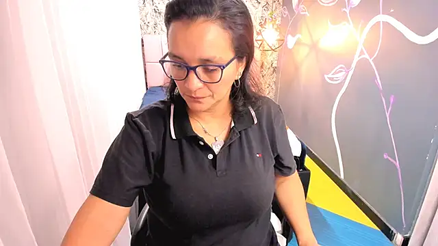 Snapshot of MarilynMiilf_ chatting on March 2025 01:37:01 AM MarilynMiilf online show from March 2025 01:37:01 AM
