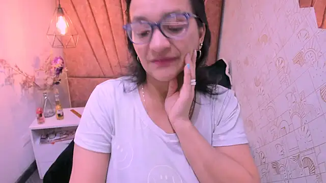 Snapshot of MarilynMiilf_ chatting on September 2025 08:31:01 PM MarilynMiilf online show from September 2025 08:31:01 PM