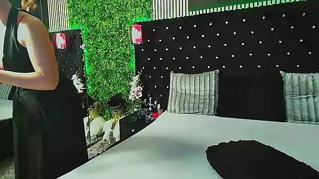 InannaStar online show from January 2026 05:00:02 AM