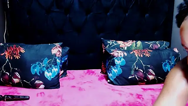 Snapshot of Ducheess chatting on March 2025 04:34:02 AM Ducheess online show from March 2025 04:34:02 AM