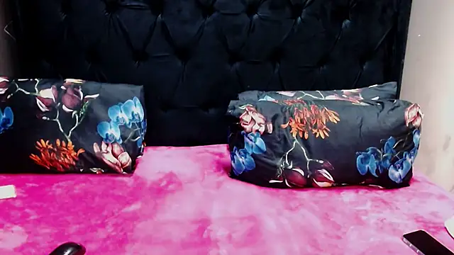 Snapshot of Ducheess chatting on March 2025 04:54:02 AM Ducheess online show from March 2025 04:54:02 AM