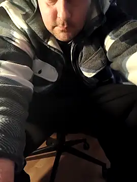 Snapshot of tididi1986 chatting on February 2026 02:11:02 PM tididi1986 online show from February 2026 02:11:02 PM