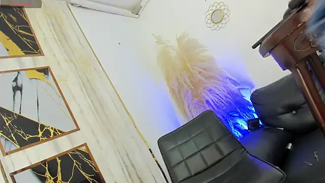 Sophia Cameron online show from October 2025 09:55:01 PM