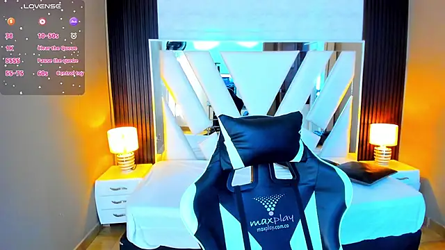 Linda4Petite online show from October 2025 06:16:02 PM