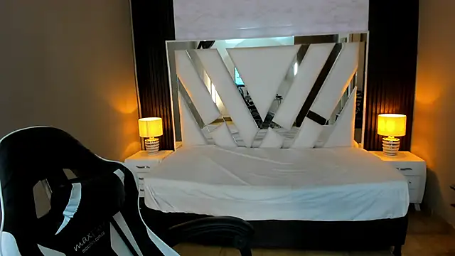 Linda4Petite online show from January 2026 01:38:01 PM