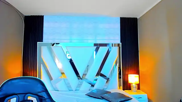 Linda4Petite online show from January 2026 06:11:02 PM