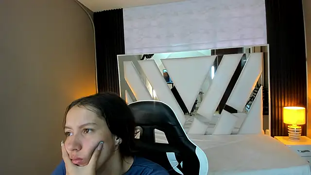 Linda4Petite online show from January 2026 02:21:01 PM