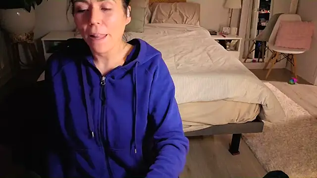 Snapshot of Ellie-L-Elizabeth chatting on January 2026 03:09:01 AM Ellie-L-Elizabeth online show from January 2026 03:09:01 AM