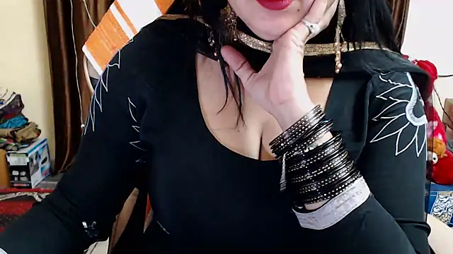 Snapshot of Naughty_Kashish chatting on December 2024 05:07:02 AM Naughty Kashish online show from December 2024 05:07:02 AM