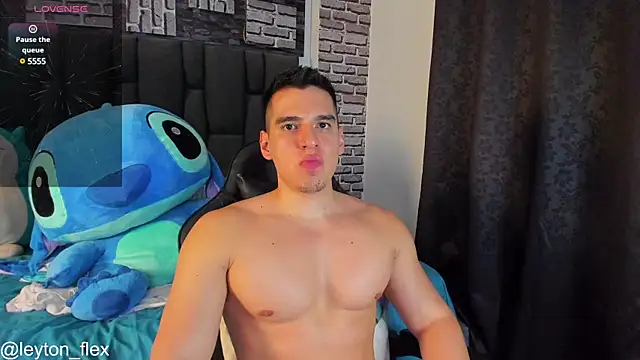 Snapshot of leyton_flex chatting on January 2025 02:39:02 AM leyton flex online show from January 2025 02:39:02 AM