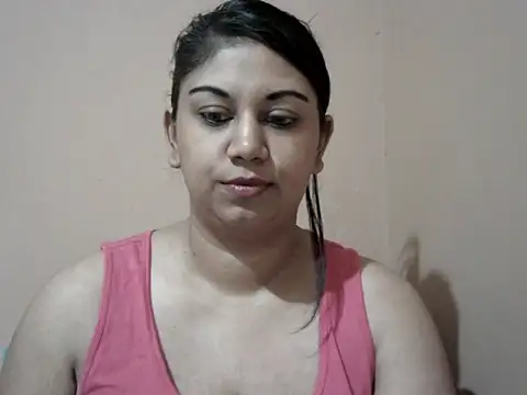 Snapshot of bellachow10 chatting on April 2026 06:03:01 AM bellachow10 online show from April 2026 06:03:01 AM