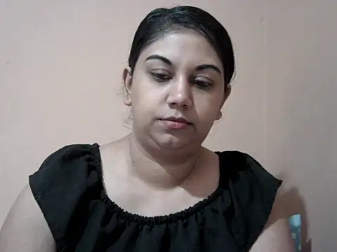 Snapshot of bellachow10 chatting on June 2026 06:56:02 AM bellachow10 online show from June 2026 06:56:02 AM