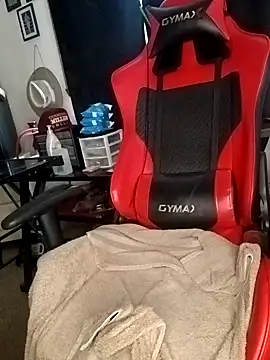 Snapshot of yellowwetfox chatting on February 2025 08:43:02 AM yellowwetfox online show from February 2025 08:43:02 AM