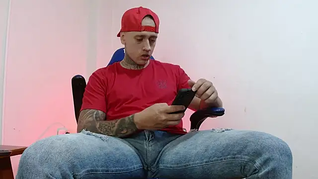 Joeysexx2 online show from November 2025 04:47:01 AM