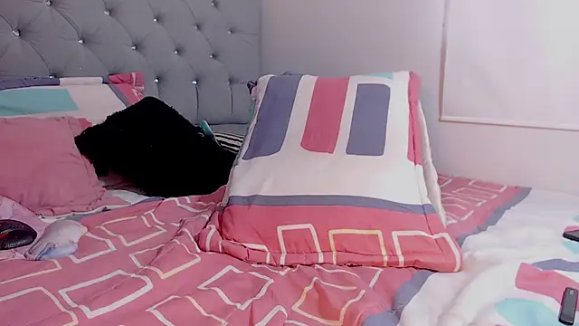 isabella rossse online show from January 2025 04:17:02 PM