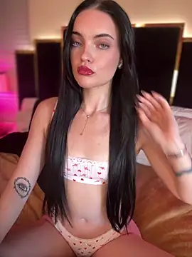 Snapshot of KarissaChantelle chatting on May 2026 03:39:01 PM KarissaChantelle online show from May 2026 03:39:01 PM