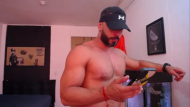 Snapshot of romeolovedark chatting on January 2025 02:19:01 PM romeolovedark online show from January 2025 02:19:01 PM