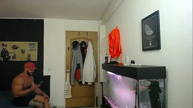 Snapshot of romeolovedark chatting on January 2025 01:27:01 AM romeolovedark online show from January 2025 01:27:01 AM