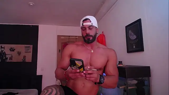 Snapshot of romeolovedark chatting on January 2025 09:30:02 PM romeolovedark online show from January 2025 09:30:02 PM