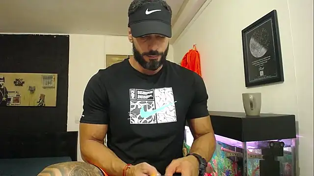 Snapshot of romeolovedark chatting on February 2025 03:04:01 AM romeolovedark online show from February 2025 03:04:01 AM