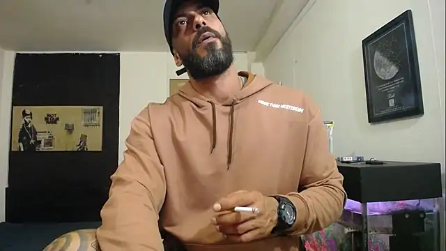 Snapshot of romeolovedark chatting on March 2025 02:51:02 AM romeolovedark online show from March 2025 02:51:02 AM