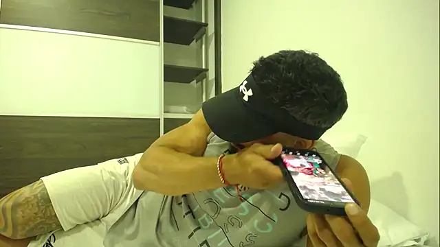 Snapshot of romeolovedark chatting on March 2025 03:44:02 AM romeolovedark online show from March 2025 03:44:02 AM