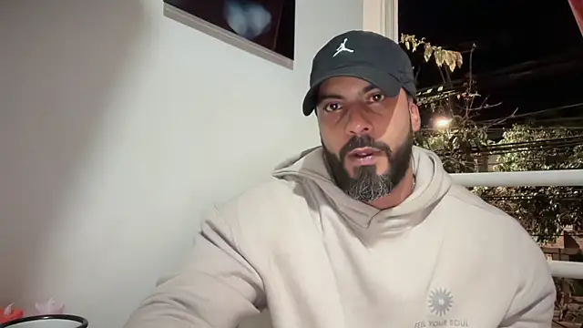 Snapshot of romeolovedark chatting on November 2025 04:45:02 AM romeolovedark online show from November 2025 04:45:02 AM