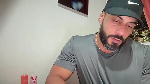 Snapshot of romeolovedark chatting on November 2025 04:56:01 AM romeolovedark online show from November 2025 04:56:01 AM