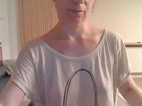 Snapshot of Moi_Lina chatting on July 2026 11:11:02 PM Moi Lina online show from July 2026 11:11:02 PM