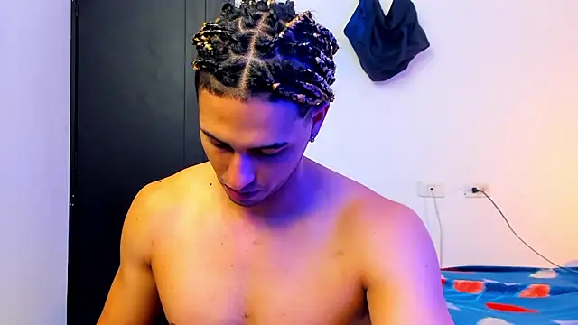 Snapshot of Kris_Khalifa69 chatting on March 2025 02:01:02 PM Kris Khalifa69 online show from March 2025 02:01:02 PM