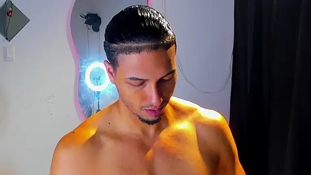 Snapshot of Kris_Khalifa69 chatting on September 2025 03:35:01 PM Kris Khalifa69 online show from September 2025 03:35:01 PM