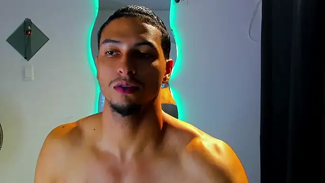 Snapshot of Kris_Khalifa69 chatting on September 2025 05:15:02 PM Kris Khalifa69 online show from September 2025 05:15:02 PM