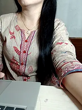 Snapshot of Chanchal--Navya chatting on May 2026 05:40:01 PM Chanchal--Navya online show from May 2026 05:40:01 PM